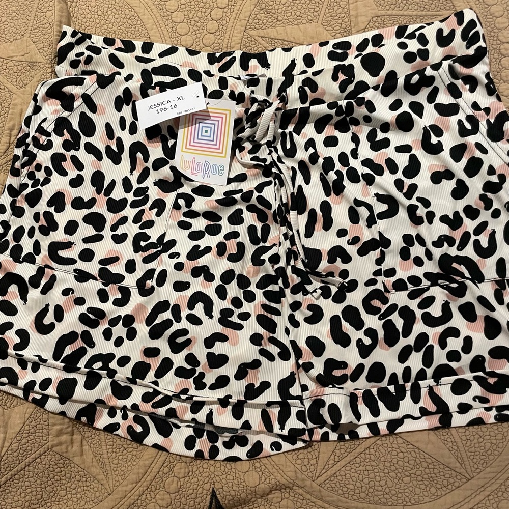 XL LuLaRoe Jessica shorts